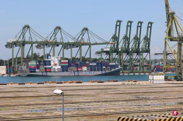 Domestic non-oil exports rose 3.3% year-on-year in the first quarter, with a high downward risk after the tariff exemption period ended